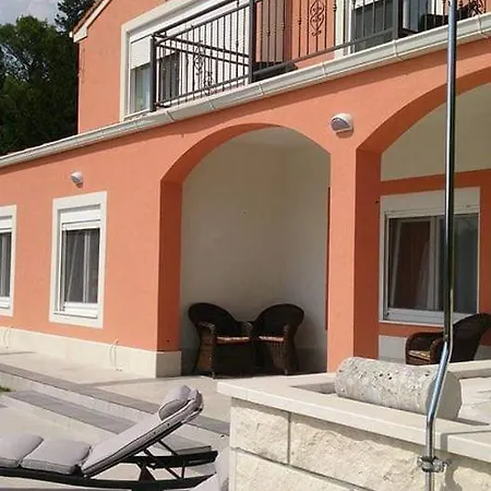 Fabry Villa *