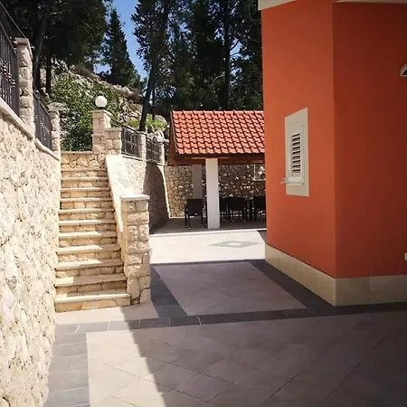 Fabry Villa *